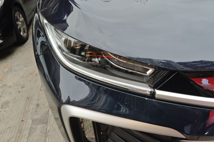 Used EXEED Lingyun 2024 300T Two-Wheel Drive Starlight Edition Right Front Headlight