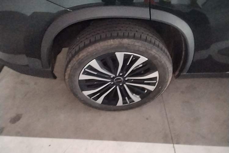 Used EXEED Lingyun 2024 300T Two-Wheel Drive Starlight Edition Right Rear Wheel Hub