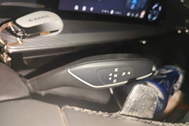 Used EXEED Lingyun 2024 400T Four-Wheel Drive International Version Gear Lever
