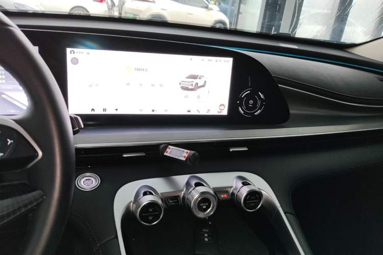 Used EXEED Lingyun 2024 300T Two-Wheel Drive Starlight Edition Audio And AC Panel