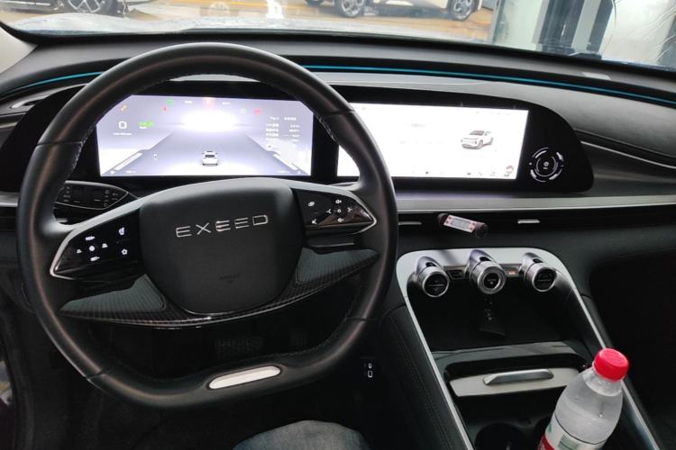 Used EXEED Lingyun 2024 300T Two-Wheel Drive Starlight Edition Center Console