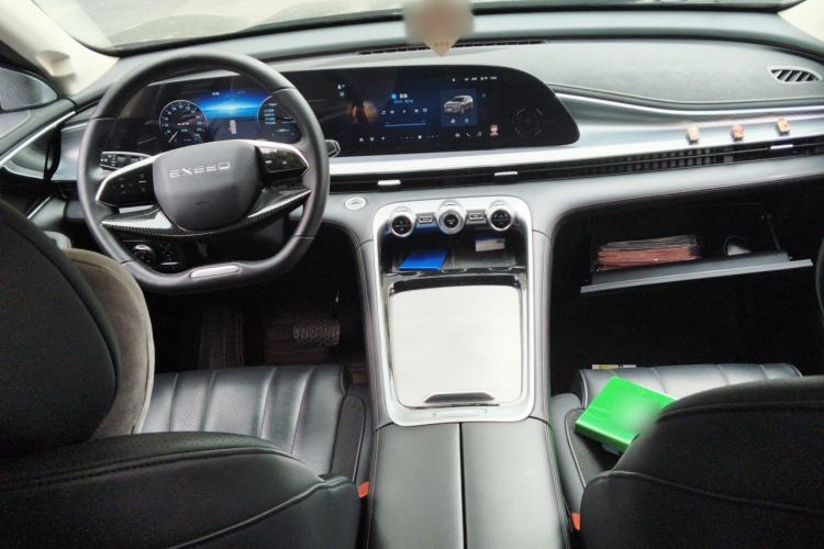 Used EXEED Lingyun 2024 400T Two-Wheel-Drive King Edition Center Console