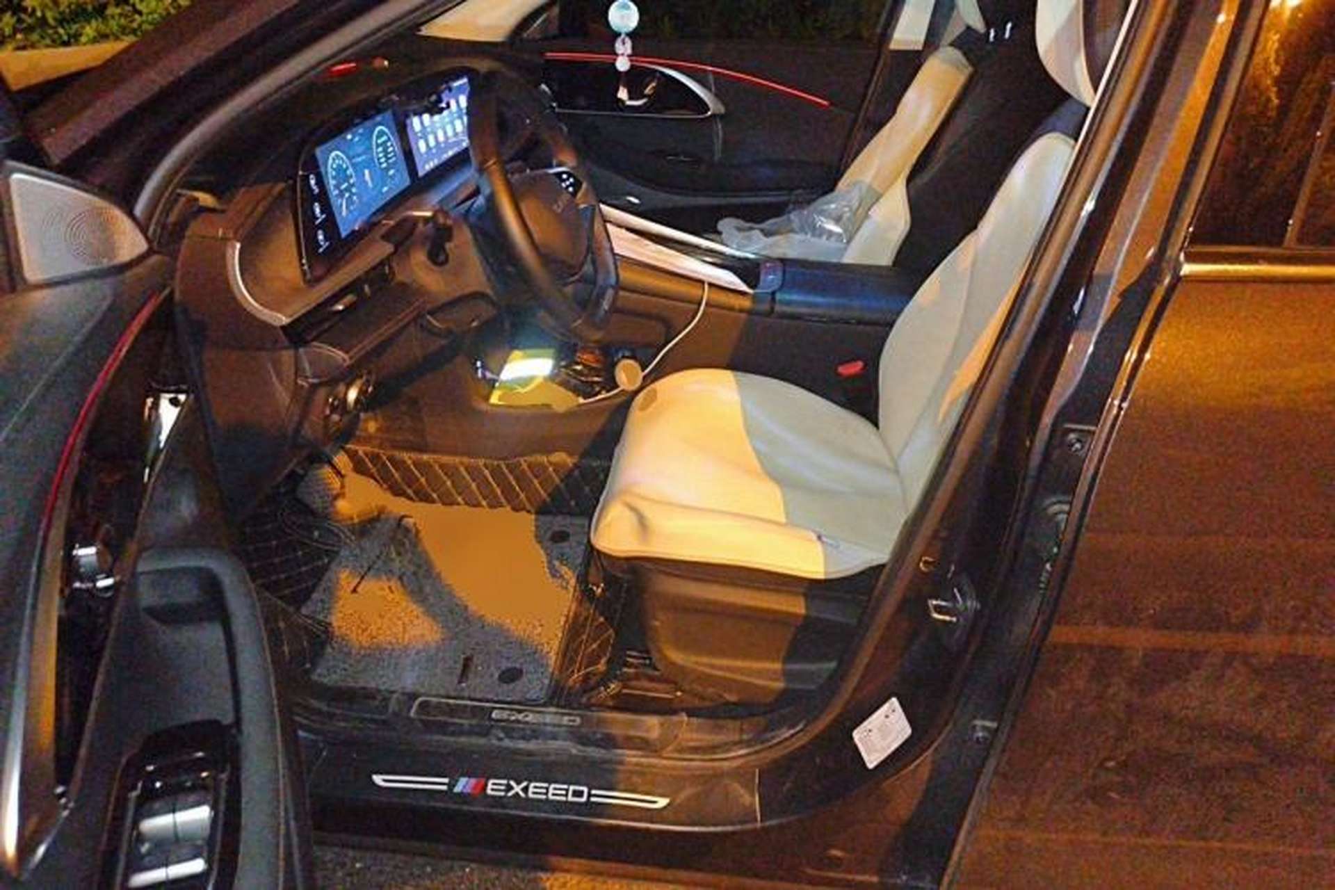 Used EXEED Lingyun 2024 400T Two-Wheel-Drive King Edition Driver Seat