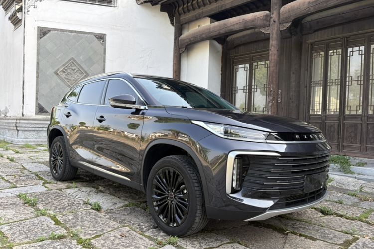 Used EXEED Lingyun 2024 300T Two-Wheel Drive Starlight Edition Exterior 1