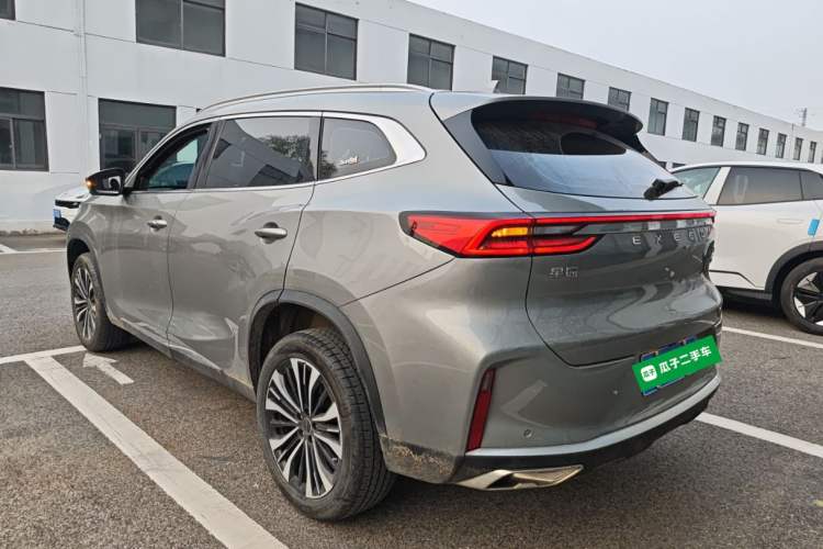 Used EXEED Lingyun 2024 300T Two-Wheel Drive Starlight Edition Exterior 2
