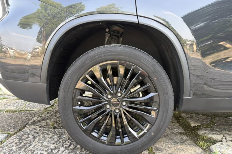Used EXEED Lingyun 2024 300T Two-Wheel Drive Starlight Edition Exterior 3