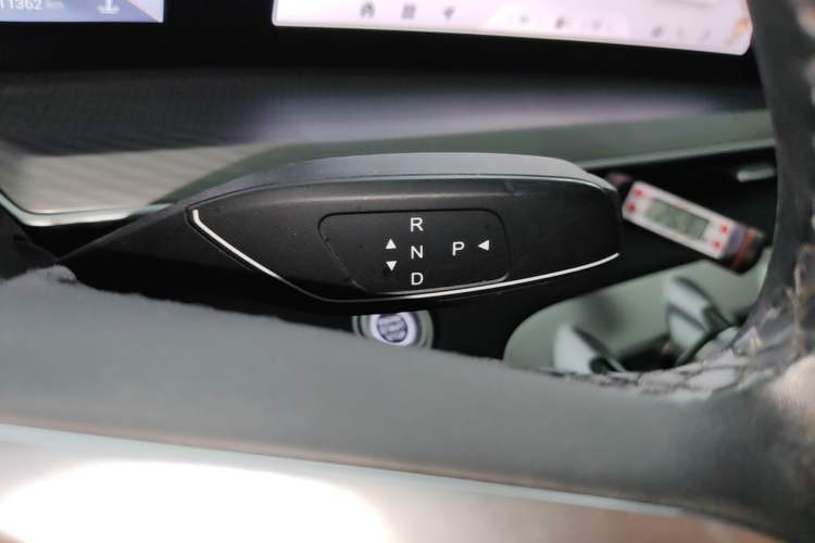 Used EXEED Lingyun 2024 300T Two-Wheel Drive Starlight Edition Gear Lever