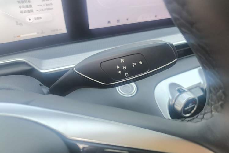 Used EXEED Lingyun 2024 300T Two-Wheel Drive Starlight Edition Gear Lever