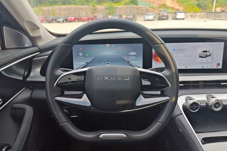 Used EXEED Lingyun 2024 300T Two-Wheel Drive Starlight Edition Interior 2
