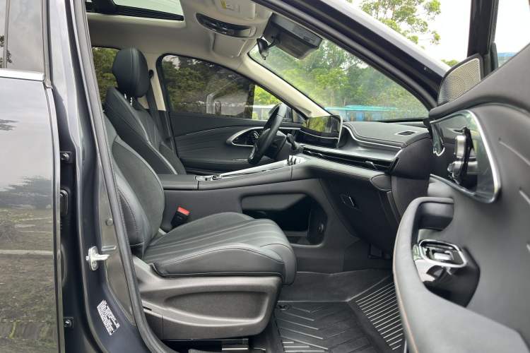 Used EXEED Lingyun 2024 300T Two-Wheel Drive Starlight Edition Interior 3