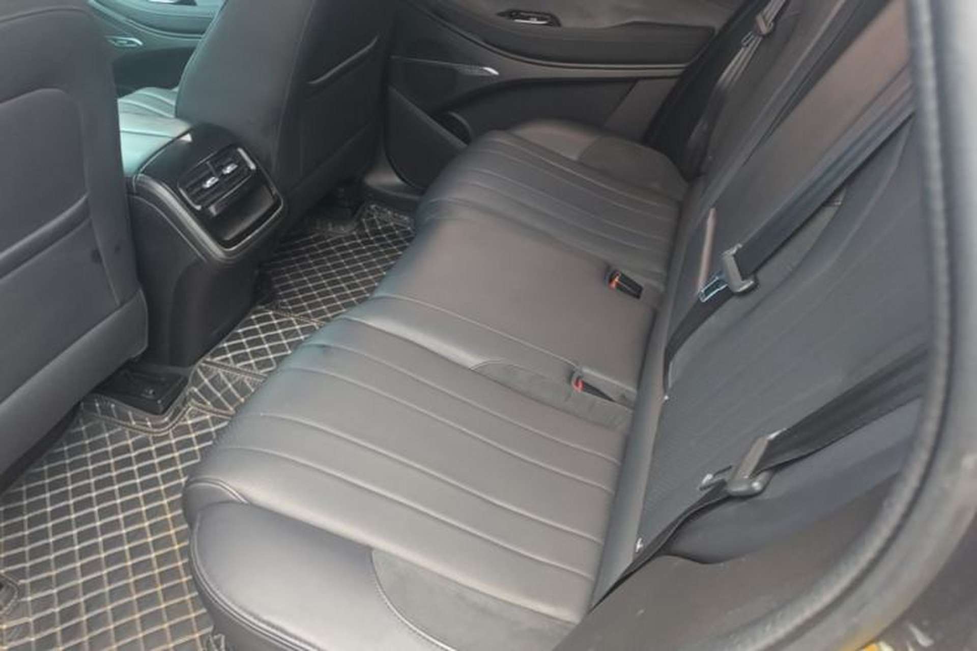 Used EXEED Lingyun 2024 300T Two-Wheel Drive Starlight Edition Left Rear Seat