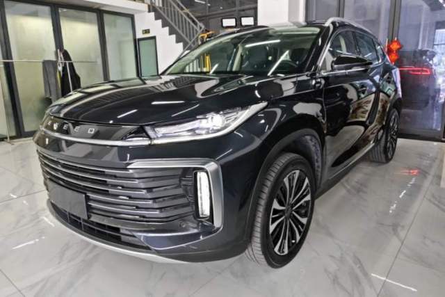 Ojetý EXEED Lingyun 2024 300T Two-Wheel Drive Starlight Edition