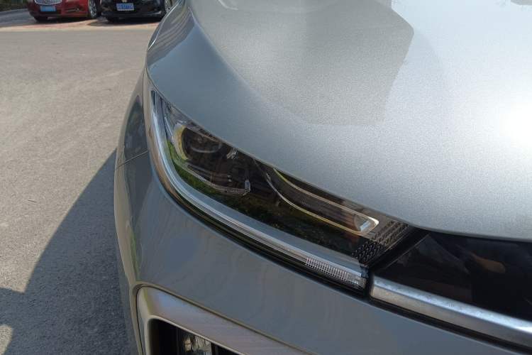 Used EXEED Lingyun 2024 300T Two-Wheel Drive Starlight Edition Right Front Headlight