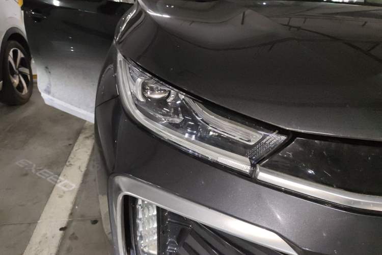Used EXEED Lingyun 2024 300T Two-Wheel Drive Starlight Edition Right Front Headlight