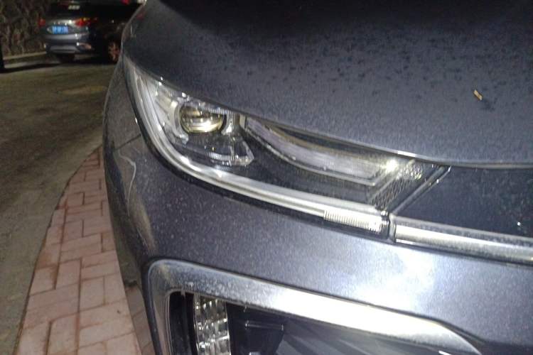 Used EXEED Lingyun 2024 300T Two-Wheel Drive Starlight Edition Right Front Headlight
