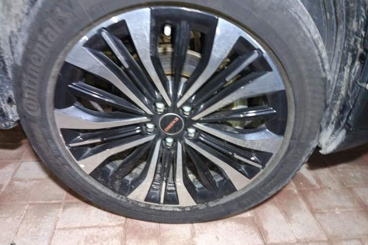 Used EXEED Lingyun 2024 300T Two-Wheel Drive Starlight Edition Right Front Wheel Hub