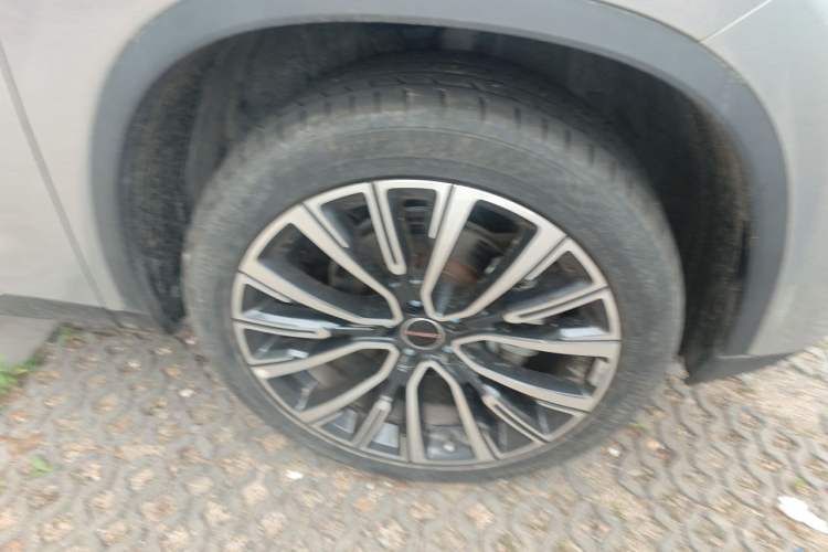 Used EXEED Lingyun 2024 400T Two-Wheel Drive International Version Right Front Wheel Hub