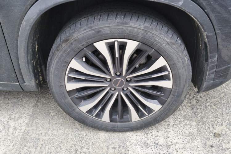 Used EXEED Lingyun 2024 400T Two-Wheel-Drive King Edition Right Front Wheel Hub