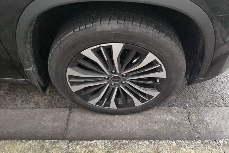 Used EXEED Lingyun 2024 400T Two-Wheel-Drive King Edition Right Front Wheel Hub