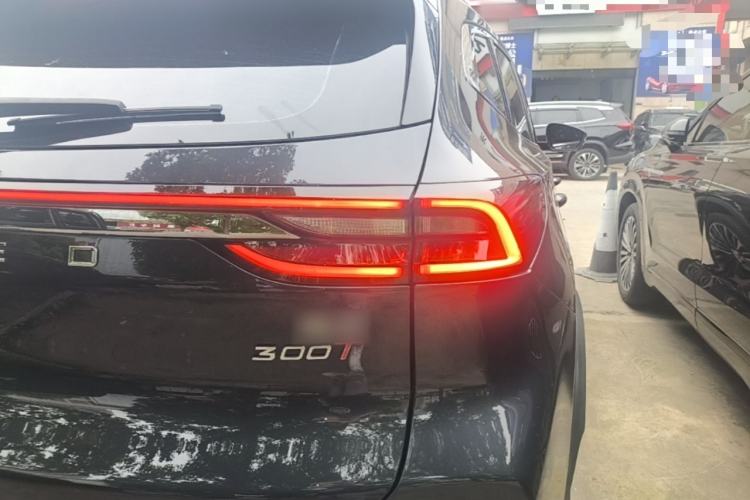 Used EXEED Lingyun 2024 300T Two-Wheel Drive Starlight Edition Right Rear Taillight