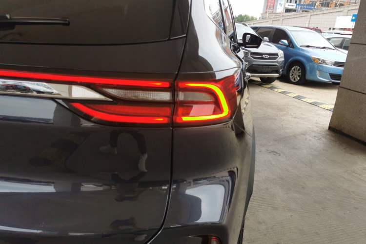 Used EXEED Lingyun 2024 400T Four-Wheel Drive International Version Right Rear Taillight