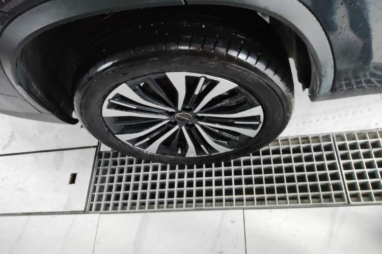 Used EXEED Lingyun 2024 300T Two-Wheel Drive Starlight Edition Right Rear Wheel Hub