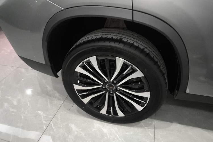 Used EXEED Lingyun 2024 300T Two-Wheel Drive Starlight Edition Right Rear Wheel Hub