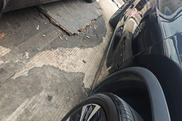 Used EXEED Lingyun 2024 300T Two-Wheel Drive Starlight Edition Right Side Sill