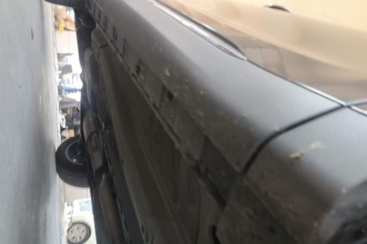 Used EXEED Lingyun 2024 300T Two-Wheel Drive Starlight Edition Right Side Sill