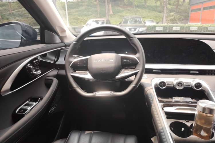 Used EXEED Lingyun 2024 300T Two-Wheel Drive Starlight Edition Steering Wheel