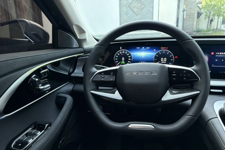 Used EXEED Lingyun 2024 300T Two-Wheel Drive Starlight Edition Steering Wheel