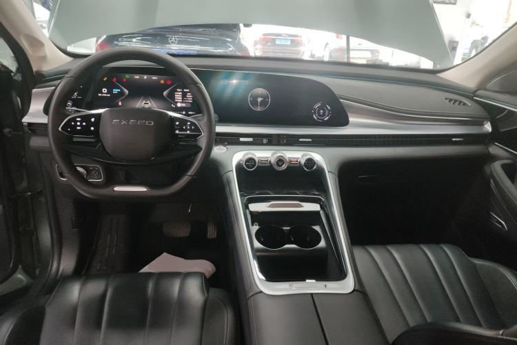 Used EXEED Lingyun 2024 400T Two-Wheel-Drive King Edition Center Console