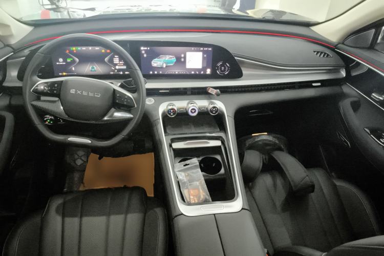 Used EXEED Lingyun 2024 300T Two-Wheel Drive Starlight Edition Center Console