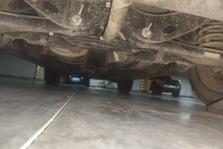Used EXEED Lingyun 2024 300T Two-Wheel Drive Starlight Edition Chassis Rear