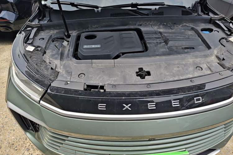 Used EXEED Lingyun 2024 400T Four-Wheel Drive Star Prestige Edition Engine Bay Right
