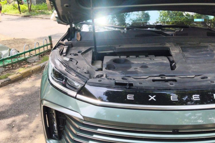 Used EXEED Lingyun 2024 300T Two-Wheel Drive Starlight Edition Engine Bay Right