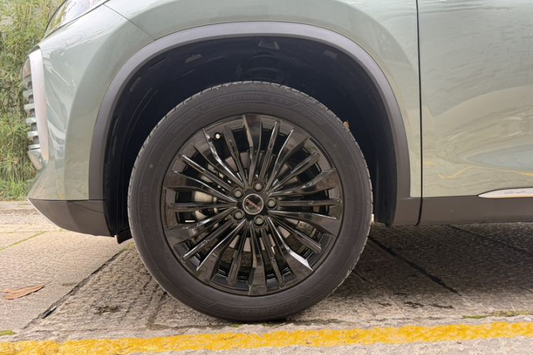Used EXEED Lingyun 2024 300T Two-Wheel Drive Starlight Edition Exterior 4