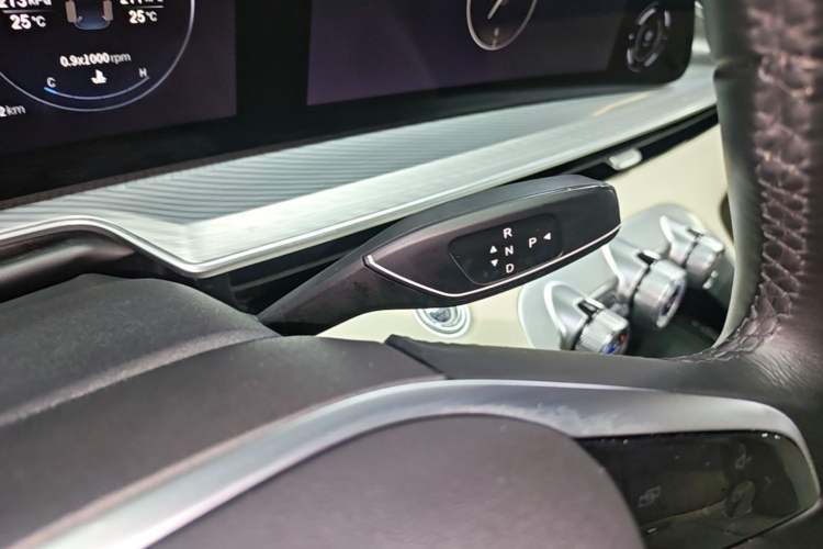 Used EXEED Lingyun 2024 300T Two-Wheel Drive Starlight Edition Gear Lever
