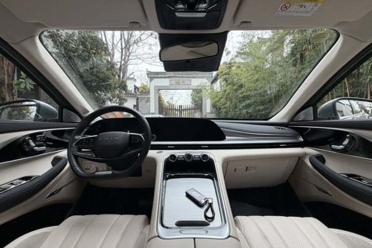 Used EXEED Lingyun 2024 300T Two-Wheel Drive Starlight Edition Interior 3