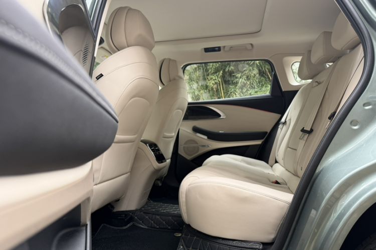 Used EXEED Lingyun 2024 300T Two-Wheel Drive Starlight Edition Interior 4