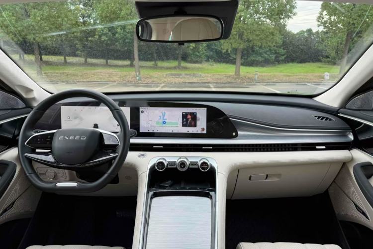 Used EXEED Lingyun 2024 300T Two-Wheel Drive Starlight Edition Interior 4