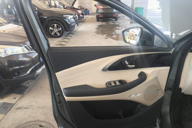 Used EXEED Lingyun 2024 300T Two-Wheel Drive Starlight Edition Left Front Door Interior