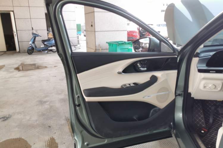 Used EXEED Lingyun 2024 300T Two-Wheel Drive Starlight Edition Left Front Door Interior