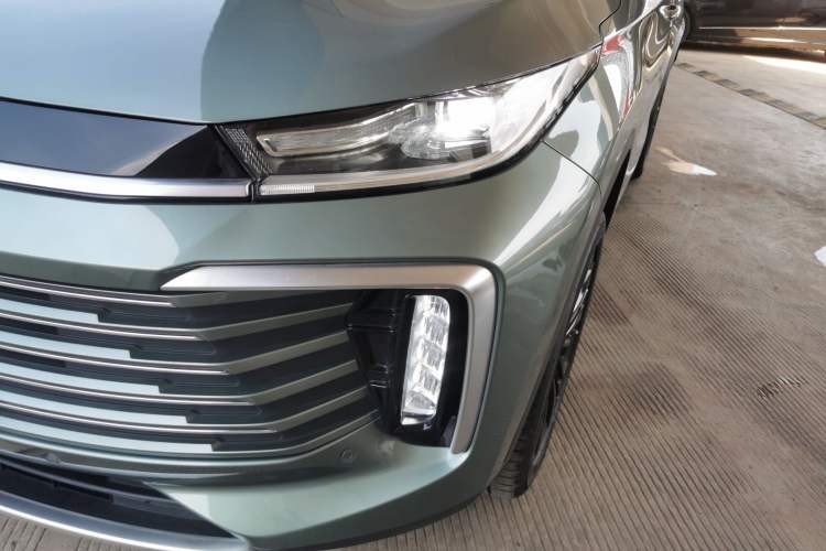 Used EXEED Lingyun 2024 300T Two-Wheel Drive Starlight Edition Left Front Headlight