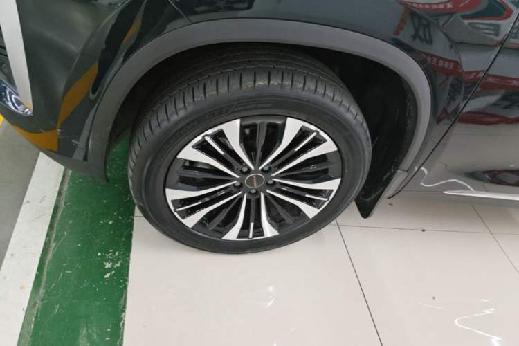 Used EXEED Lingyun 2024 300T Two-Wheel Drive Starlight Edition Left Front Wheel Hub