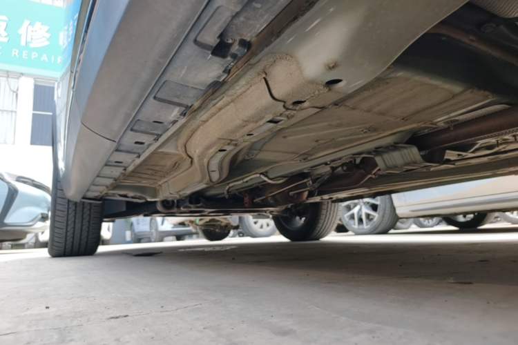 Used EXEED Lingyun 2024 300T Two-Wheel Drive Starlight Edition Left Side Sill