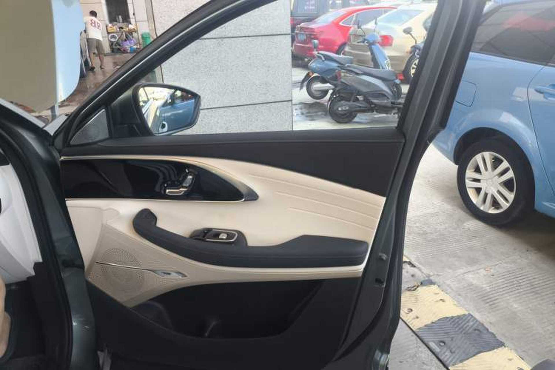 Used EXEED Lingyun 2024 300T Two-Wheel Drive Starlight Edition Right Front Door Interior