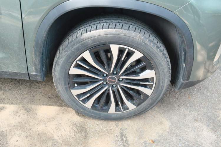 Used EXEED Lingyun 2024 300T Two-Wheel Drive Starlight Edition Right Front Wheel Hub