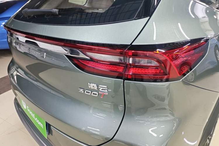 Used EXEED Lingyun 2024 300T Two-Wheel Drive Starlight Edition Right Rear Taillight