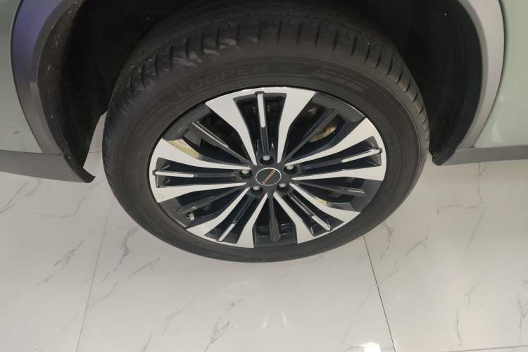 Used EXEED Lingyun 2024 400T Two-Wheel-Drive King Edition Right Rear Wheel Hub